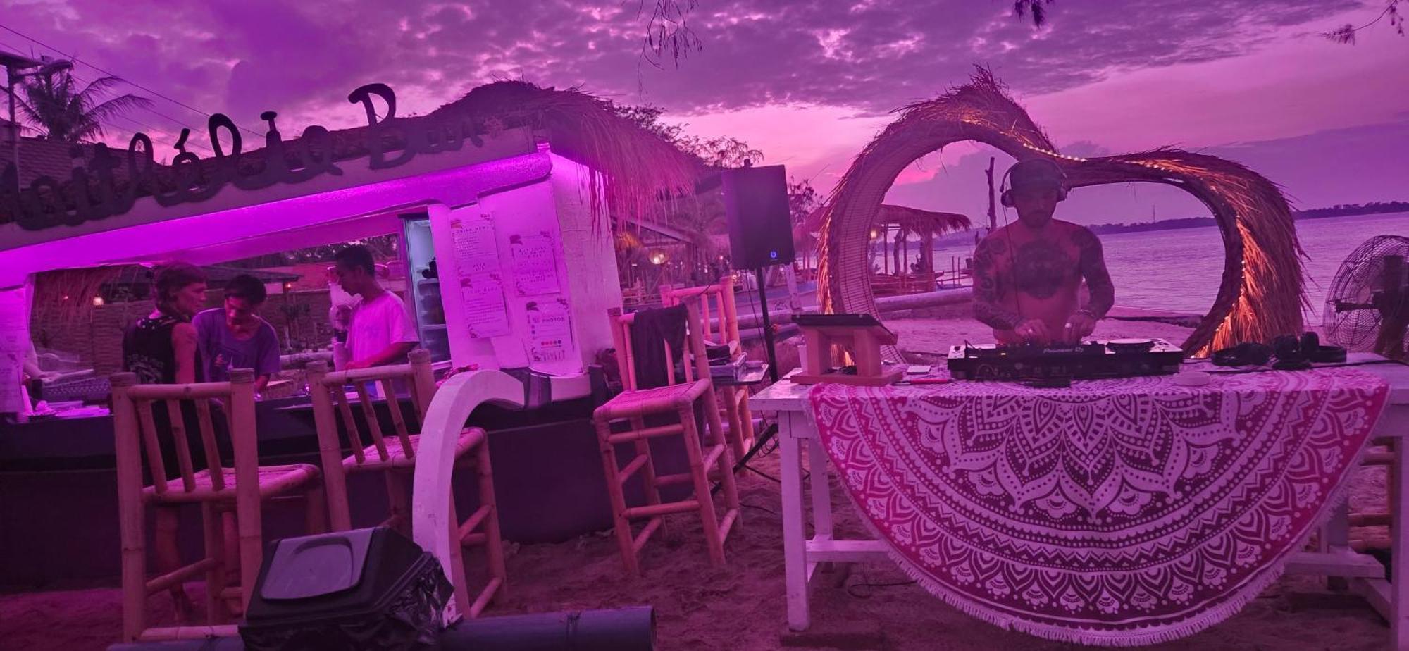 Purple Beach - Maithelia - Gili Air Kültér fotó